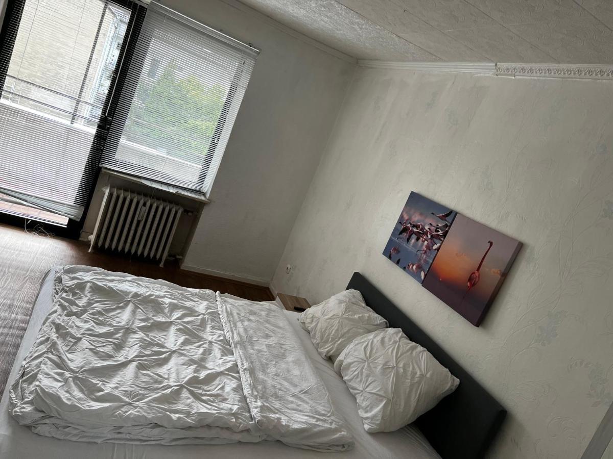 Moebliertes Wohnung Am Geroweiher Moenchengladbach Bagian luar foto